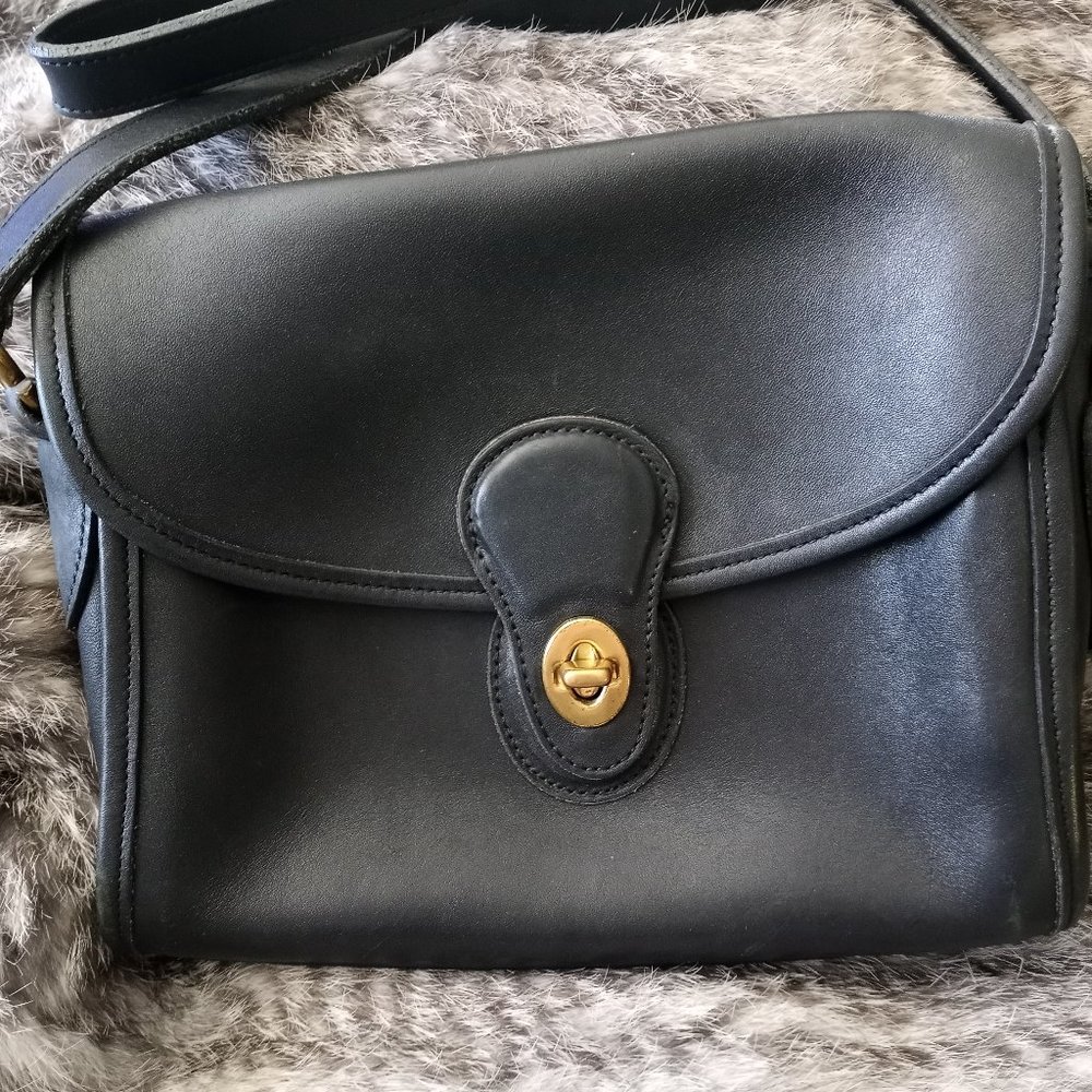 Small Black Coach leather purse